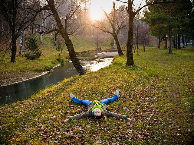 laying-in-grass